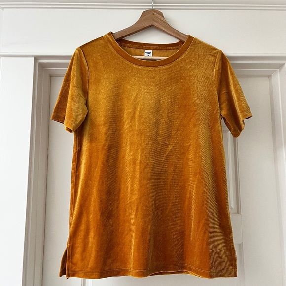 Velvet Old Navy T-Shirt in Gold/Mustard - Picture 1 of 5